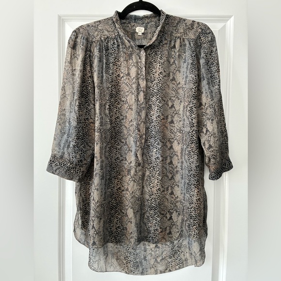 Wilfred Tops - Aritzia Wilfred Size M 100% Silk Half-Button High-Low Blouse